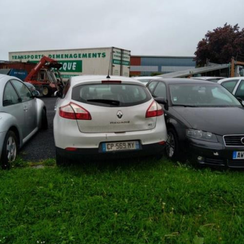 Porte fusible RENAULT MEGANE 3 Photo n°9