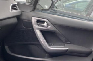 Poignee porte avant gauche PEUGEOT 2008 1