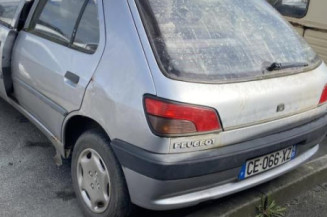 Moteur essuie glace arriere PEUGEOT 306