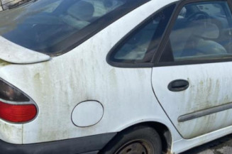 Bouton de warning RENAULT LAGUNA 1