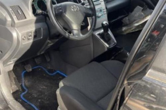 Pretensionneur de ceinture avant droit TOYOTA COROLLA VERSO 2