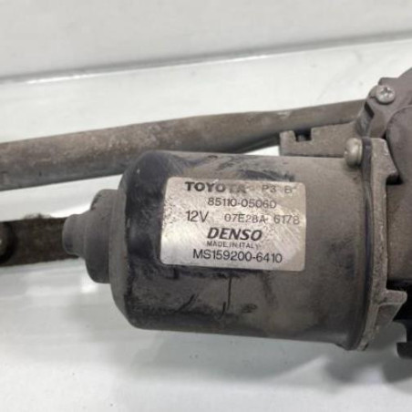 Moteur essuie glace avant TOYOTA AVENSIS 2