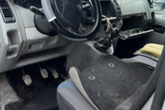 Moteur essuie glace avant RENAULT TRAFIC 2