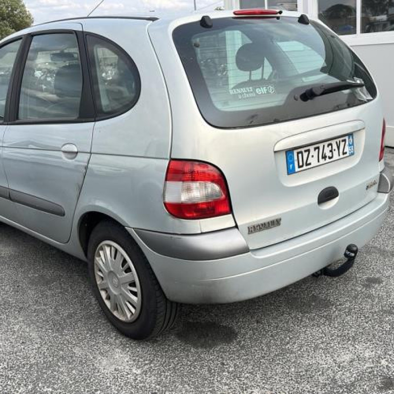 Aile avant droit RENAULT SCENIC 1 Photo n°9