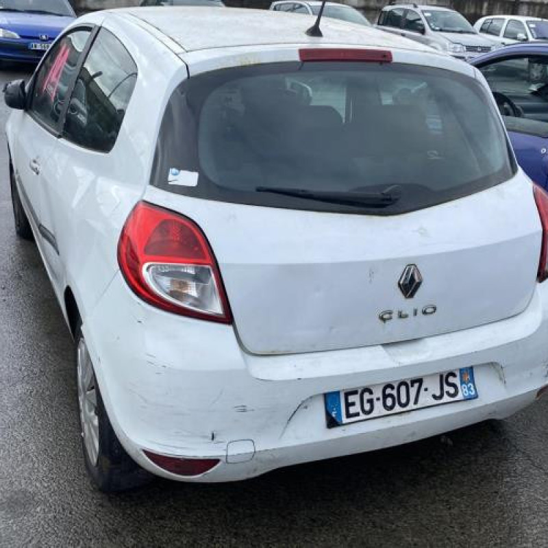 Moteur essuie glace avant RENAULT CLIO 3 Photo n°10