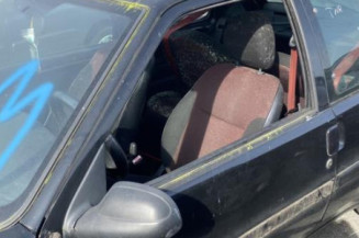 Serrure avant droit CITROEN SAXO