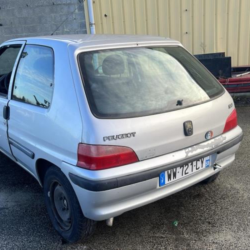 Porte avant droit PEUGEOT 106 Photo n°11