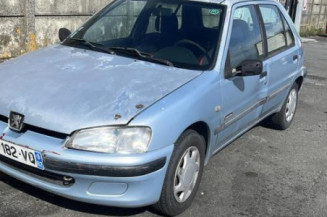 Pare choc arriere PEUGEOT 106