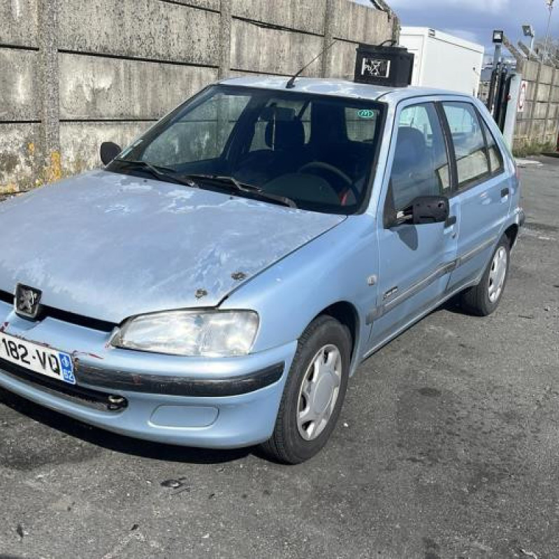 Pare choc arriere PEUGEOT 106 Photo n°8