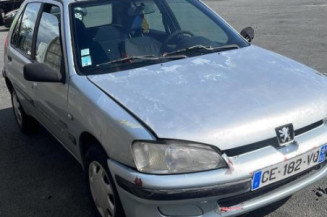 Pare choc arriere PEUGEOT 106