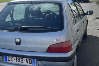 Pare choc arriere PEUGEOT 106