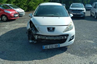 Pare choc arriere PEUGEOT 207