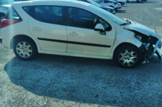 Pare choc arriere PEUGEOT 207