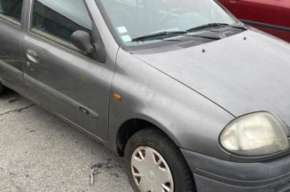 Calandre RENAULT CLIO 2