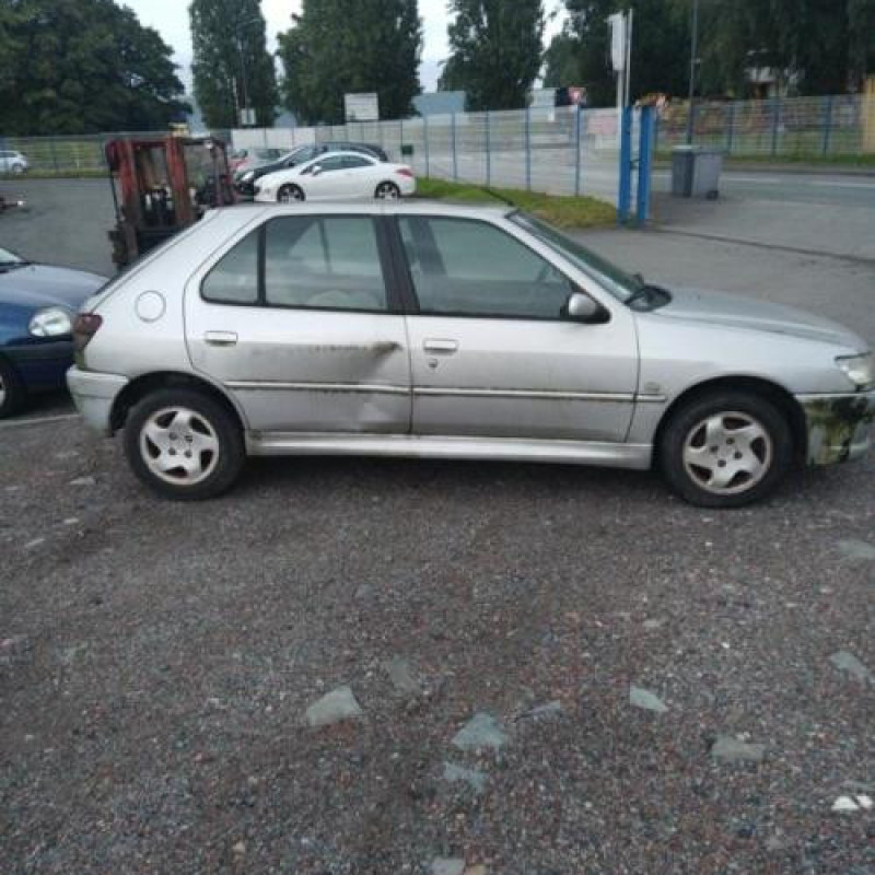 Cremaillere assistee PEUGEOT 306 Photo n°5