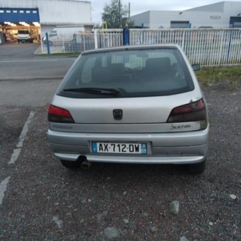 Cremaillere assistee PEUGEOT 306 Photo n°6