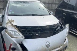 Anti brouillard arriere gauche RENAULT CLIO 3