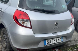 Anti brouillard arriere gauche RENAULT CLIO 3