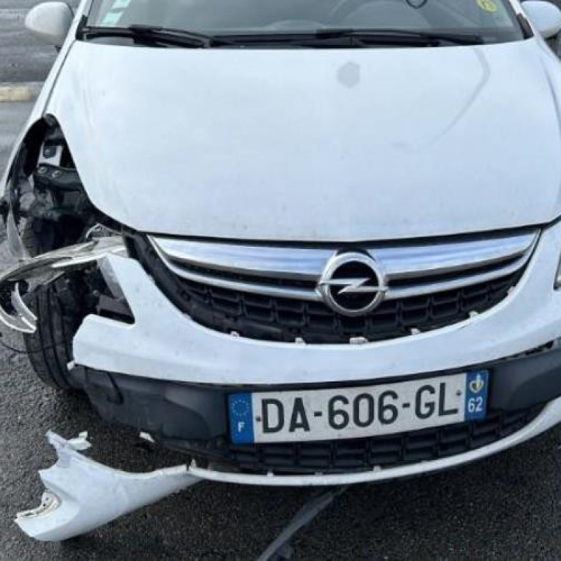 Feu arriere principal gauche (feux) OPEL CORSA D Photo n°6