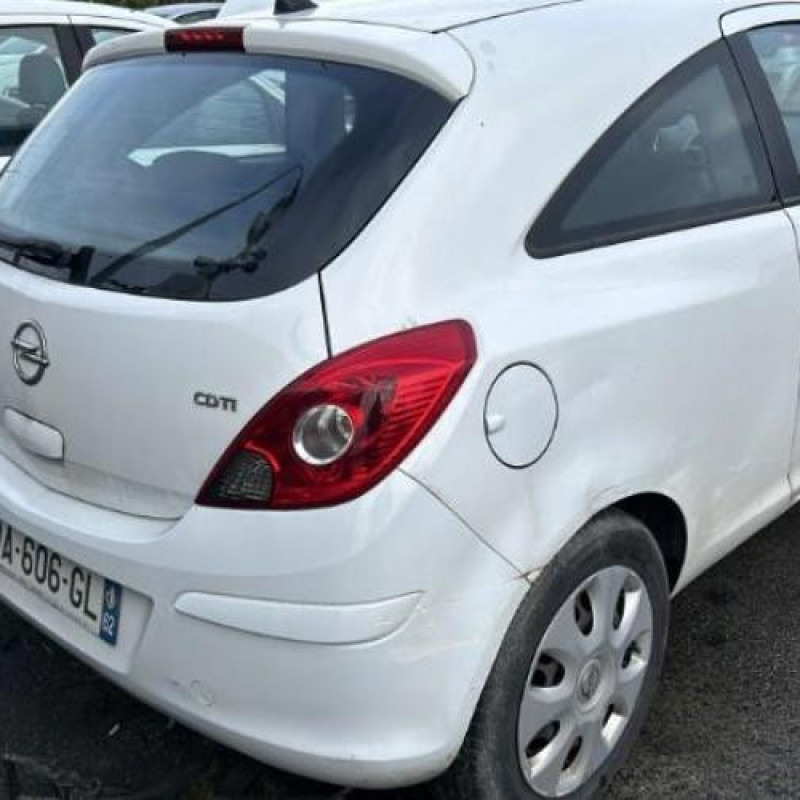 Feu arriere principal gauche (feux) OPEL CORSA D Photo n°10