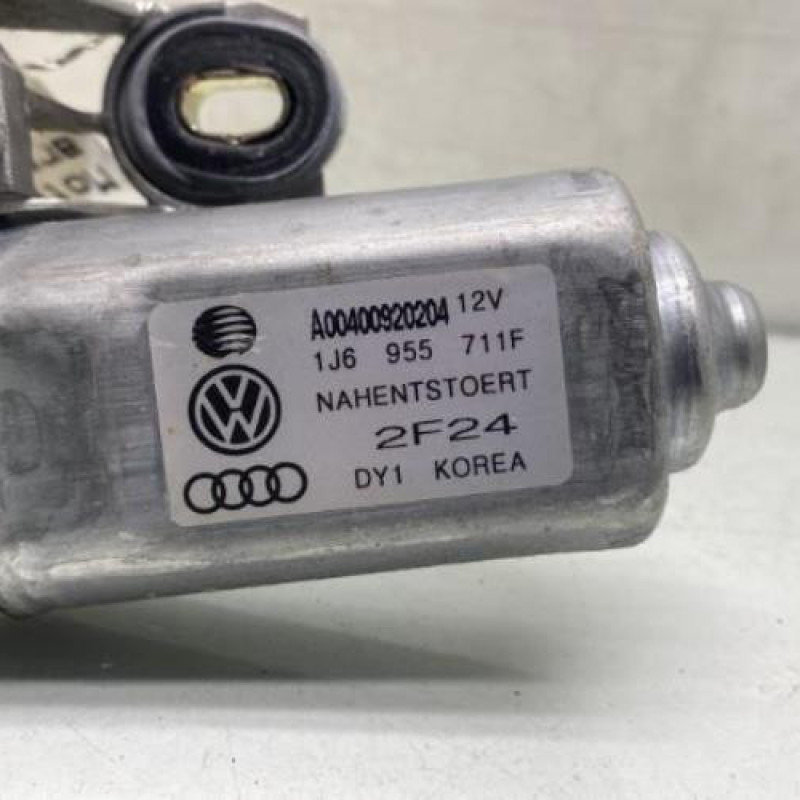 Moteur essuie glace arriere VOLKSWAGEN GOLF 4 Photo n°3