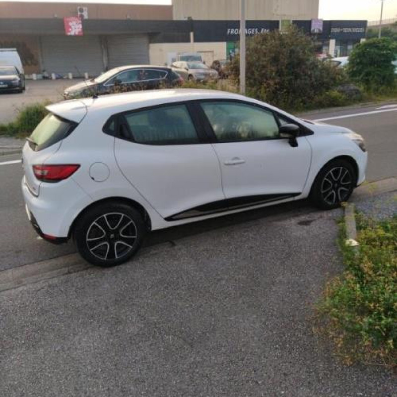 Fermeture de capot RENAULT CLIO 4 Photo n°6