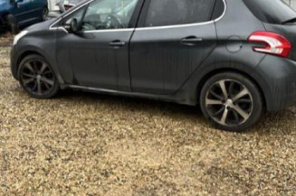 Poignee porte avant droit PEUGEOT 208 1