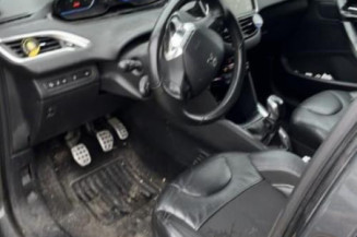 Poignee porte avant droit PEUGEOT 208 1