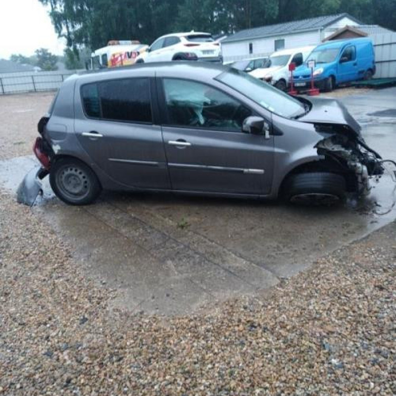 Boitier UCH RENAULT CLIO 3 Photo n°5