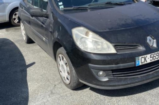 Pare boue avant gauche RENAULT CLIO 3