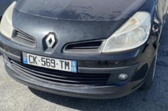 Pare boue avant gauche RENAULT CLIO 3