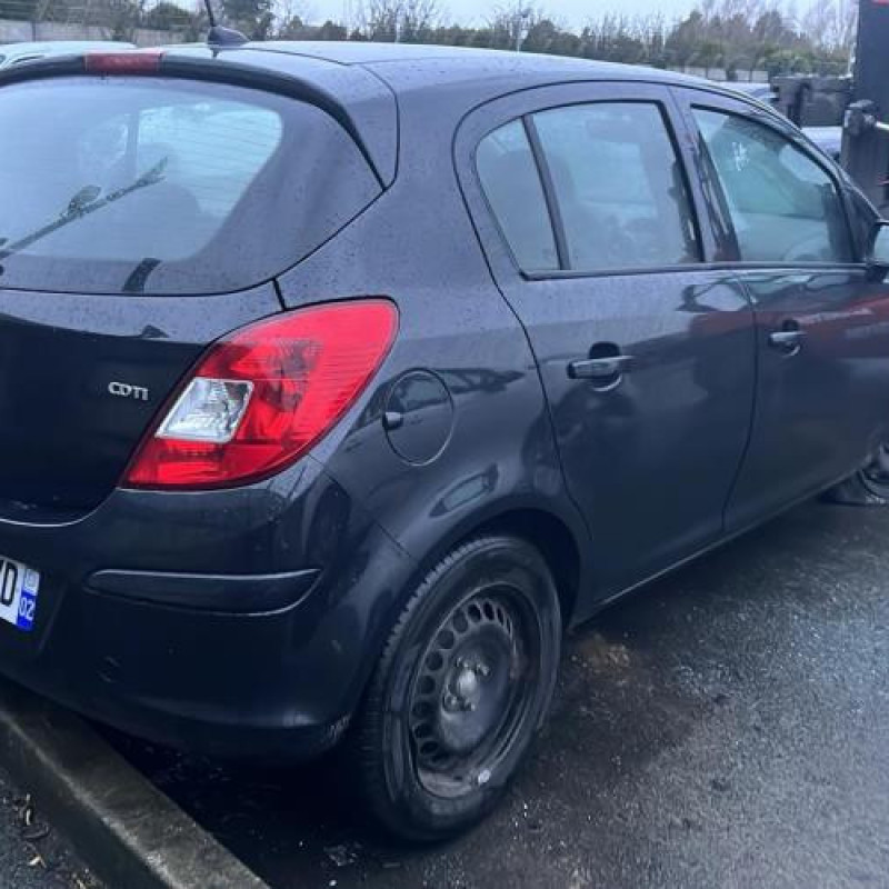 Feu arriere principal gauche (feux) OPEL CORSA D Photo n°6