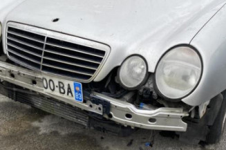 Retroviseur droit MERCEDES CLASSE E 210