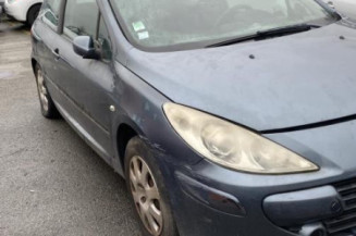 Vitre avant gauche PEUGEOT 307