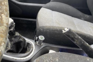 Attache ceinture arriere gauche PEUGEOT 307