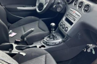 Poignee interieur arriere droit PEUGEOT 308 1