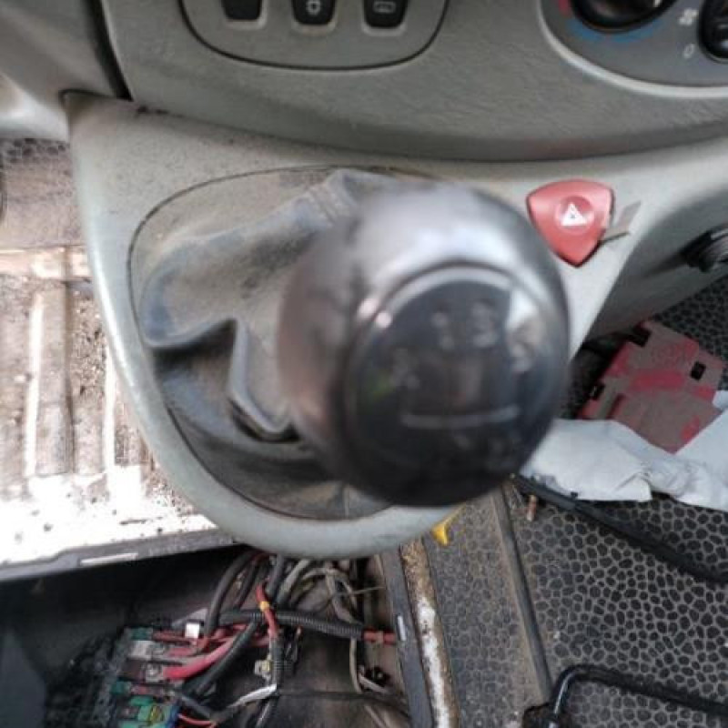 Moteur RENAULT TRAFIC 2 Photo n°8