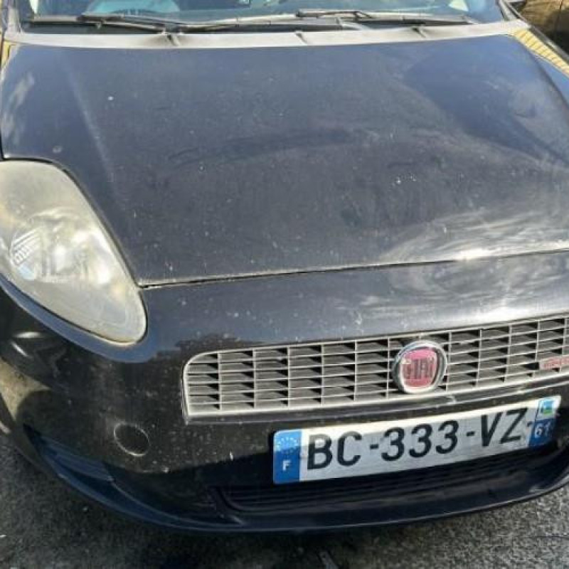 Vitre arriere gauche FIAT GRANDE PUNTO Photo n°10