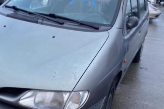 Serrure avant gauche RENAULT SCENIC 1