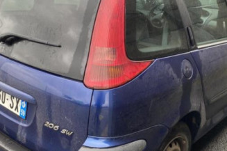 Pare boue avant gauche PEUGEOT 206