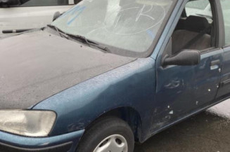 Pare choc avant PEUGEOT 106