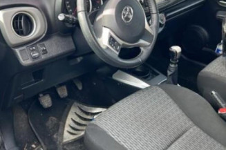 Poignee porte avant gauche TOYOTA YARIS 3