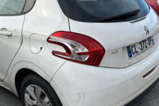 Bras essuie glace arriere PEUGEOT 208 1