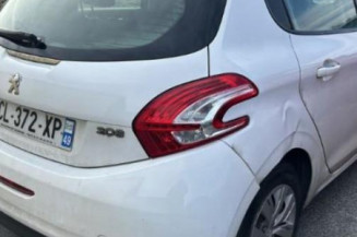 Bras essuie glace arriere PEUGEOT 208 1