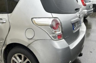 Bras essuie glace avant droit TOYOTA VERSO