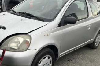 Serrure avant droit TOYOTA YARIS 1