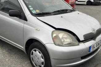 Serrure avant droit TOYOTA YARIS 1