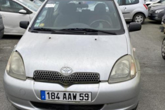 Serrure avant droit TOYOTA YARIS 1