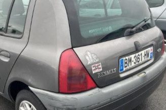 Pare boue avant gauche RENAULT CLIO 2