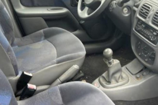 Poignee interieur arriere gauche RENAULT CLIO 2